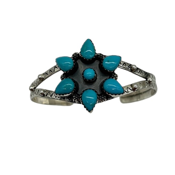 925 Sterling Silver Natural Kingman Turquoise Cluster Flower Cuff Bracelet - Picture 5 of 7